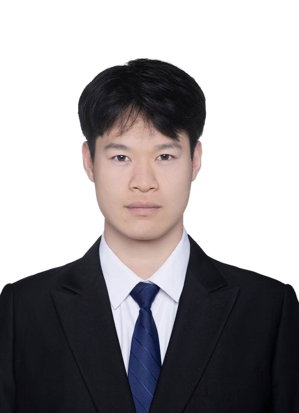 何志超证件照